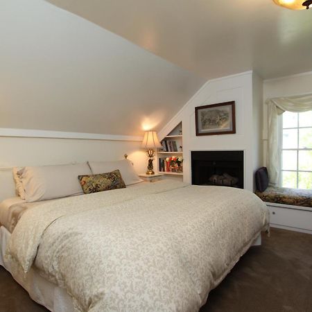 Olallieberry Inn Bed And Breakfast Cambria Camera foto