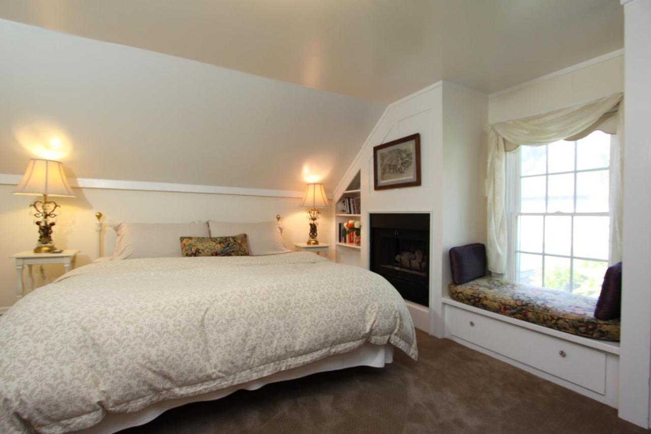 Olallieberry Inn Bed And Breakfast Cambria Camera foto